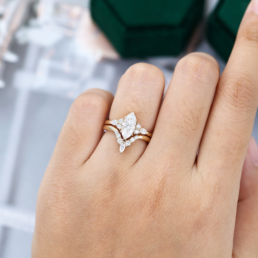 0.9 CT Marquise Cluster Moissanite Bridal Set