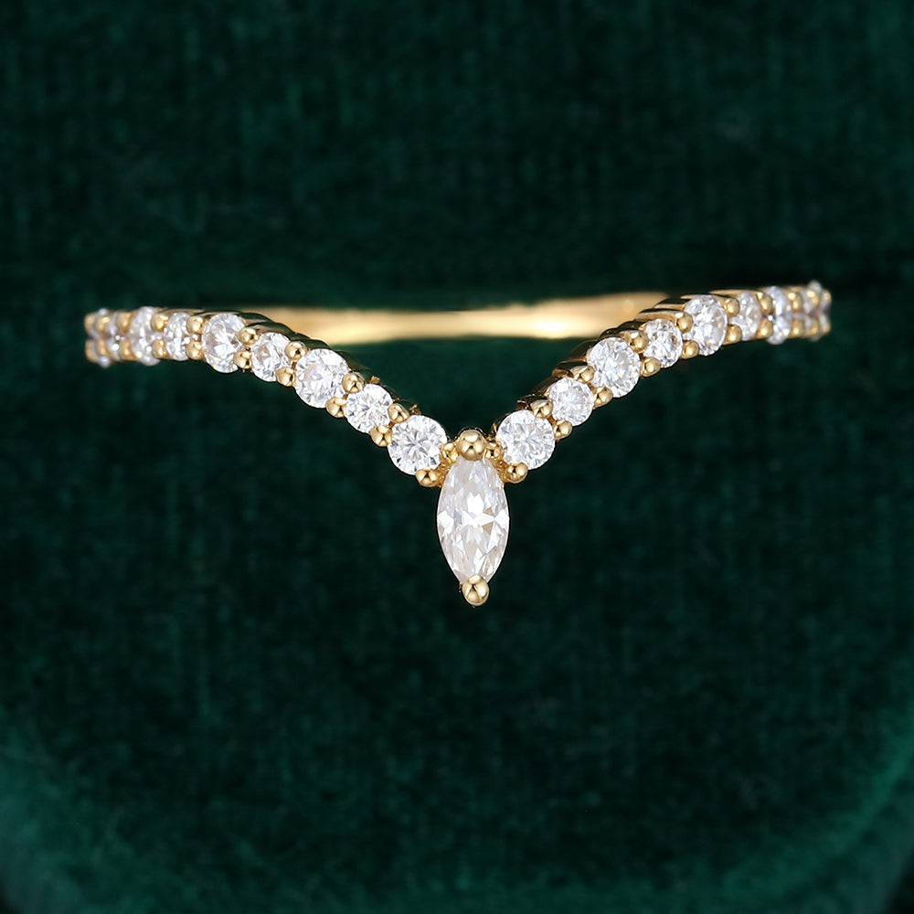 0.2 TCW Marquise & Round Curved Moissanite Wedding Band