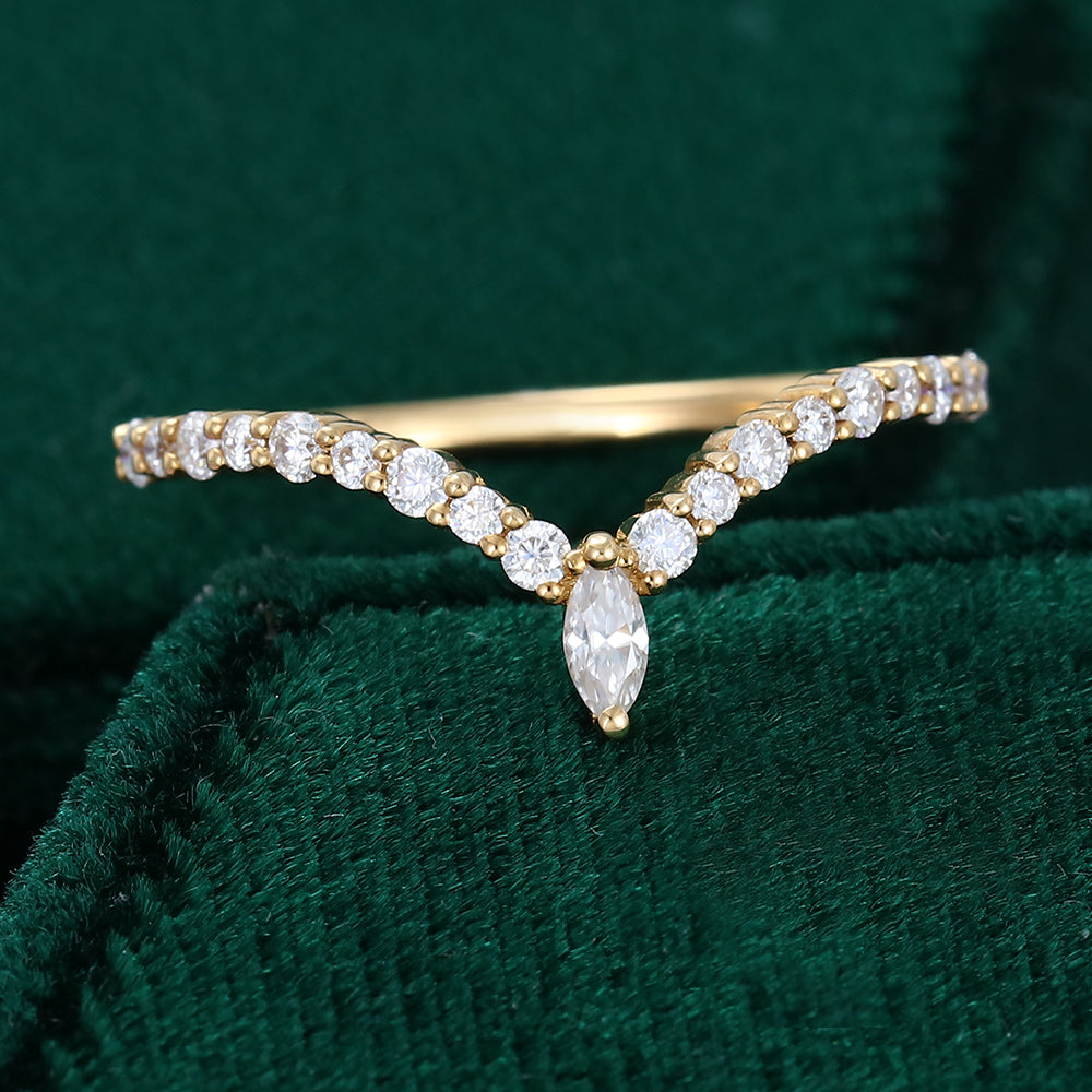 0.2 TCW Marquise & Round Curved Moissanite Wedding Band
