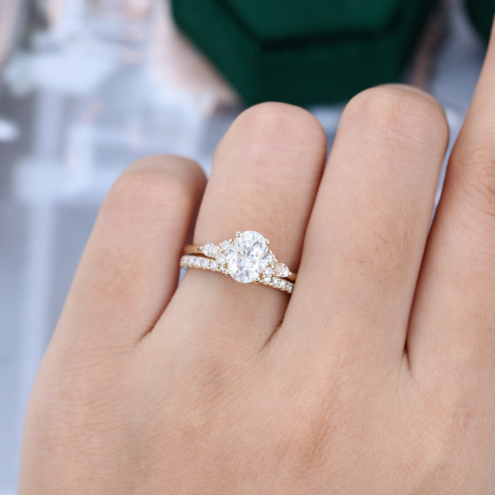 1.33 CT Oval Cluster Moissanite Bridal Set