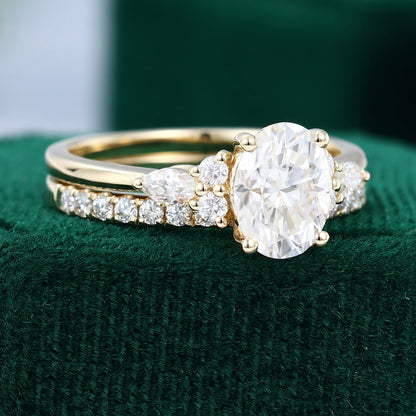 1.33 CT Oval Cluster Moissanite Bridal Set