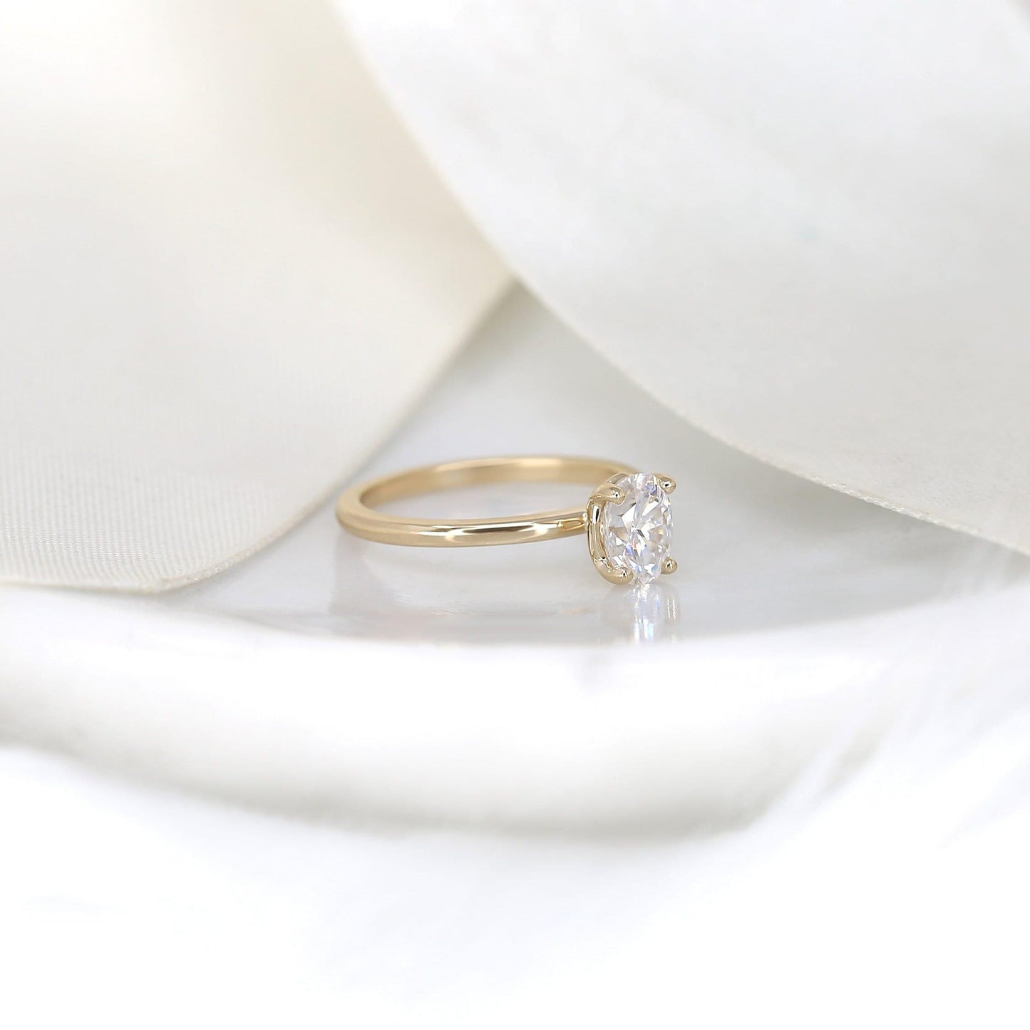 1 CT Oval Solitaire Moissanite Engagement Ring