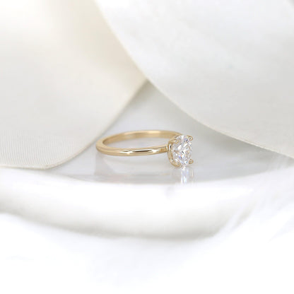 1 CT Oval Solitaire Moissanite Engagement Ring
