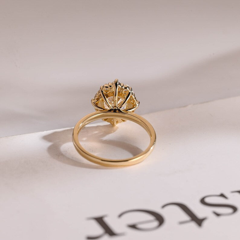 1.5 CT Round Halo Moissanite Engagement Ring