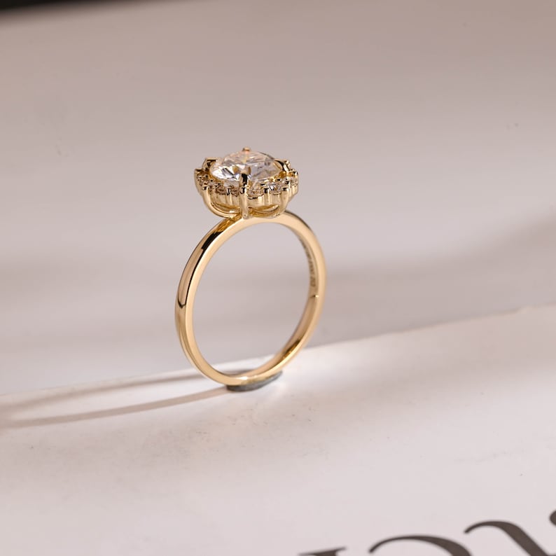 1.5 CT Round Halo Moissanite Engagement Ring