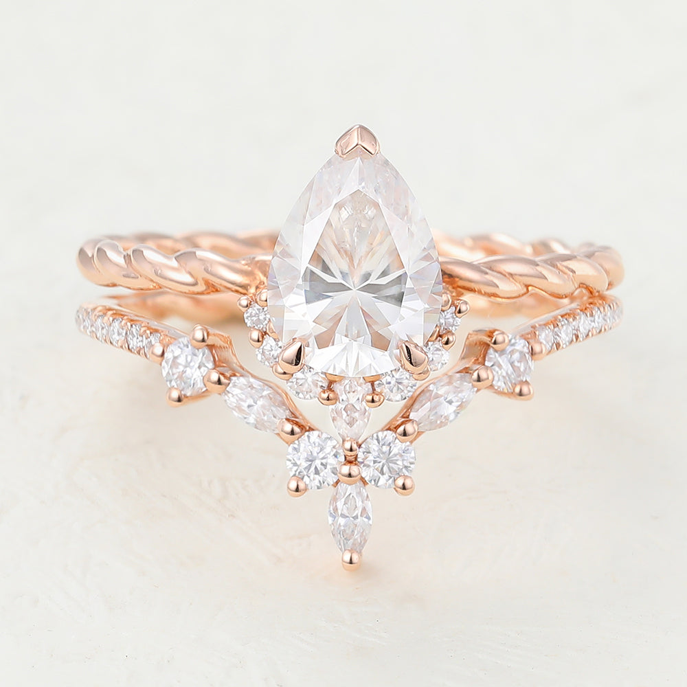 1 CT Pear Cluster Moissanite Bridal Set