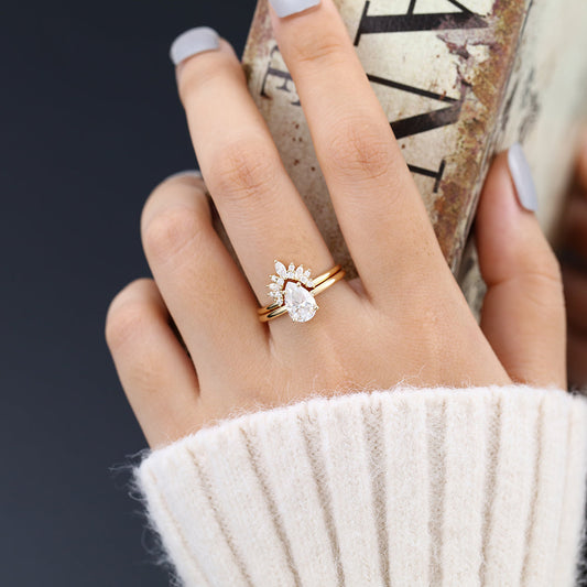 1.33 CT Pear Solitaire Moissanite Bridal Set