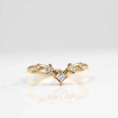 0.22 TCW Princess & Round Curved Moissanite Wedding Band