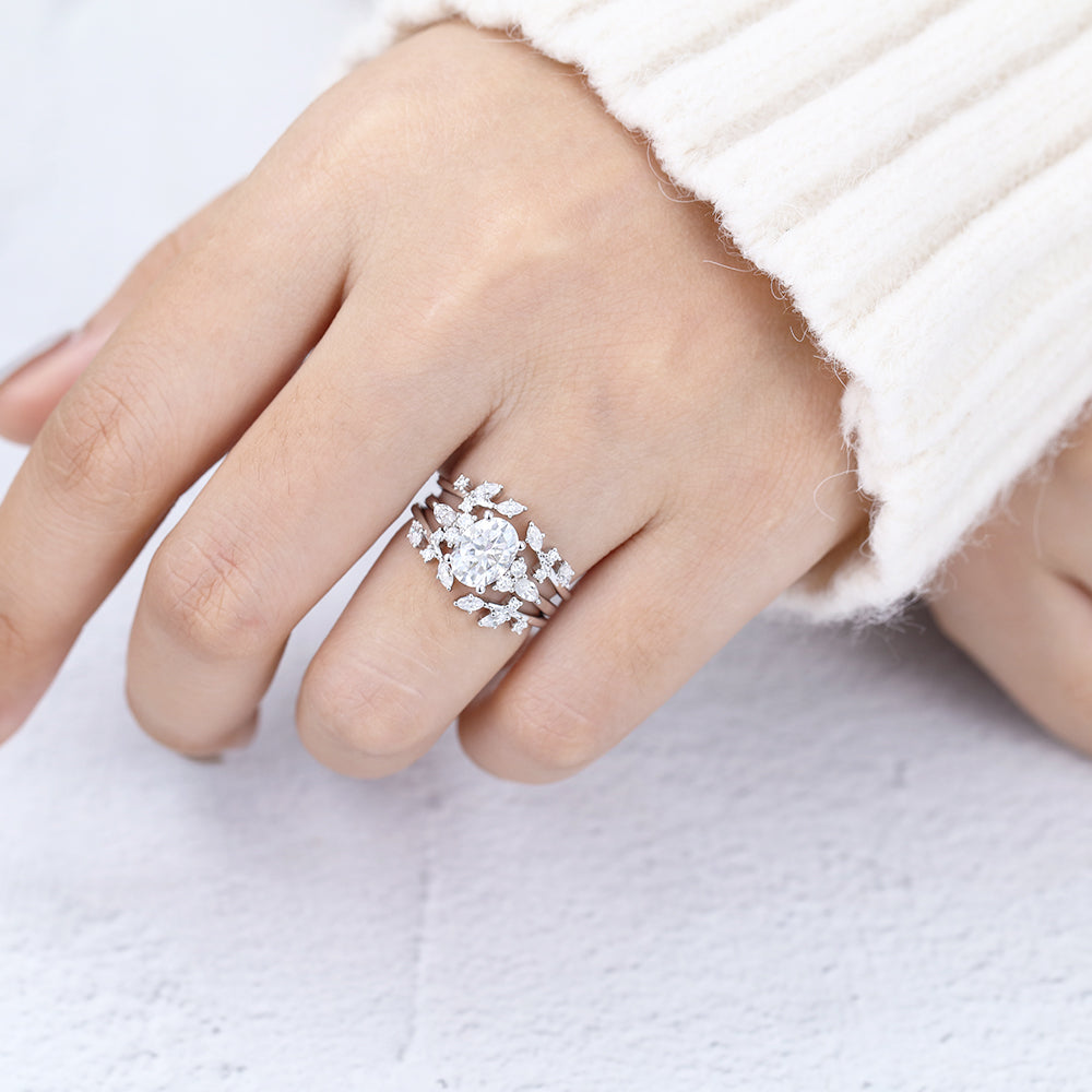 1.33 CT Oval Cluster Moissanite Bridal Set