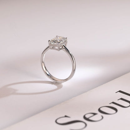2.0 CT Emerald Solitaire Moissanite Engagement Ring