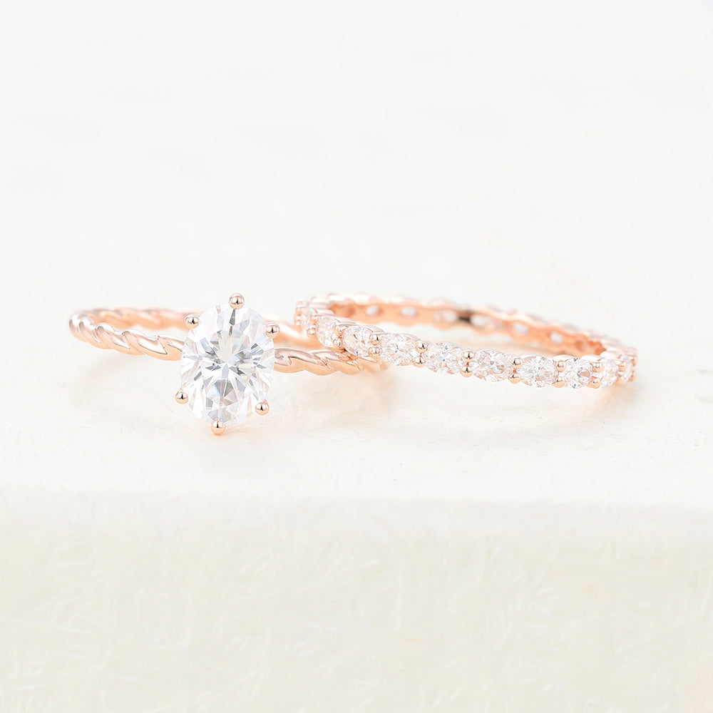 1.33 CT Oval Solitaire Moissanite Bridal Set