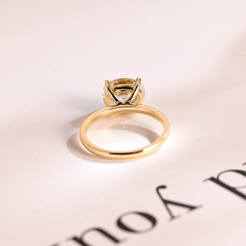 2.0 CT East West Oval Solitaire Moissanite Engagement Ring