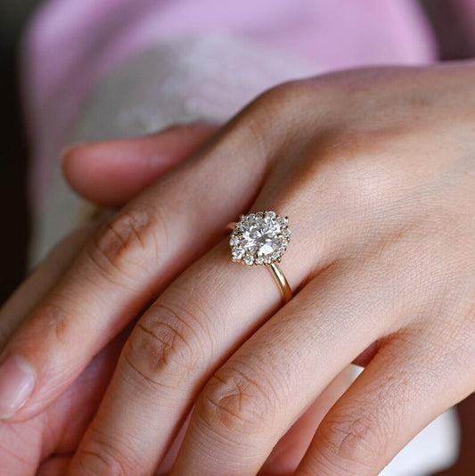 1.5 CT Round Halo Moissanite Engagement Ring