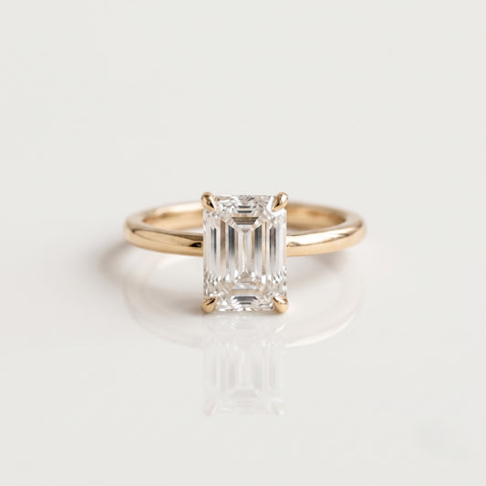 2.5 CT Emerald Solitaire Moissanite Engagement Ring