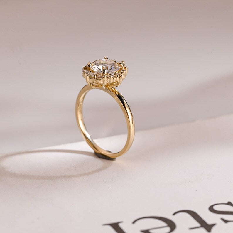 1.5 CT Round Halo Moissanite Engagement Ring