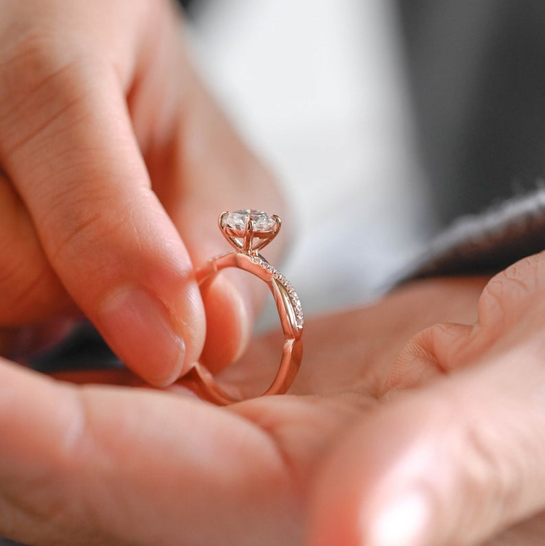 1.5 CT Round Twisted Pave Moissanite Engagement Ring