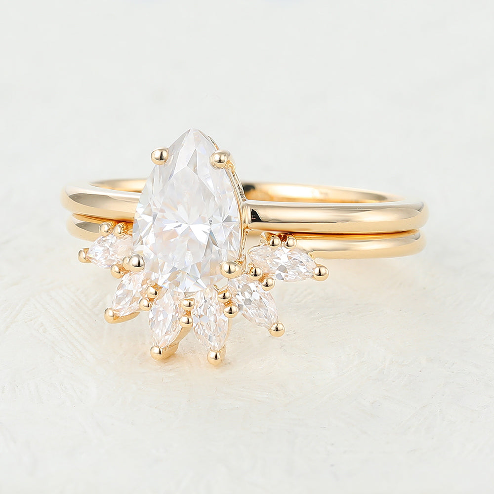 1.5 CT Pear Solitaire Moissanite Bridal Set