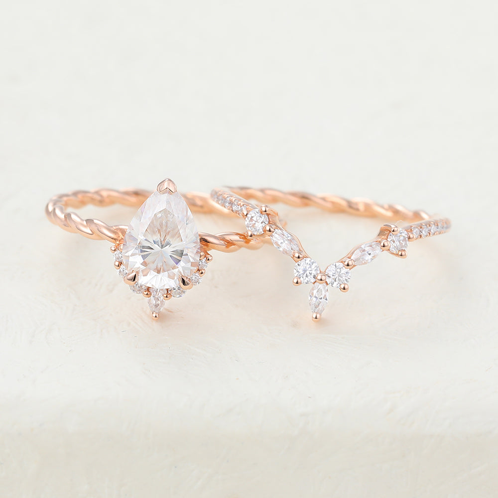 1 CT Pear Cluster Moissanite Bridal Set