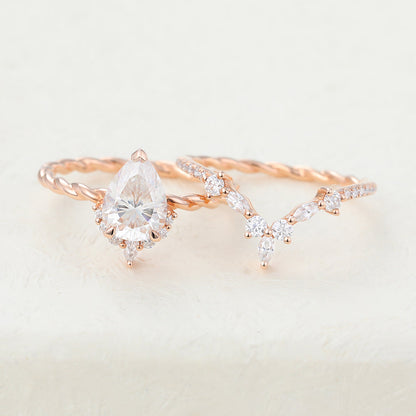 1 CT Pear Cluster Moissanite Bridal Set