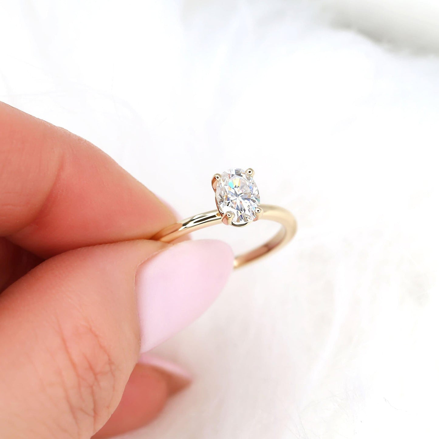 1 CT Oval Solitaire Moissanite Engagement Ring