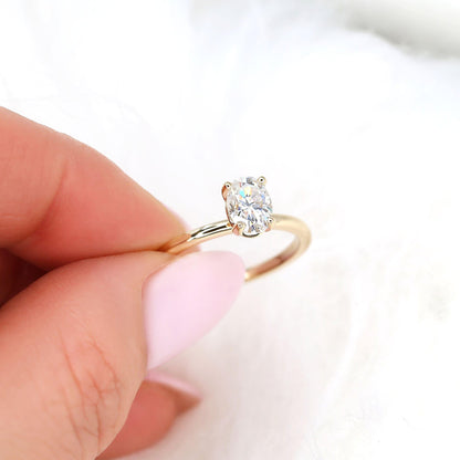 1 CT Oval Solitaire Moissanite Engagement Ring
