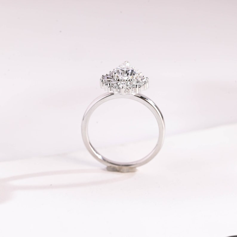 2.0 CT Pear Cluster Moissanite Engagement Ring