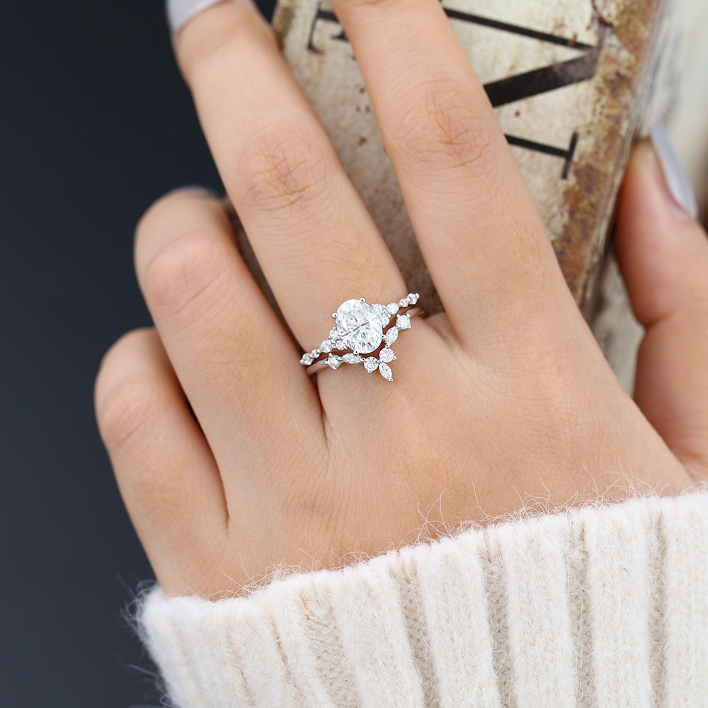 1.33 CT Oval Cluster Moissanite Bridal Set