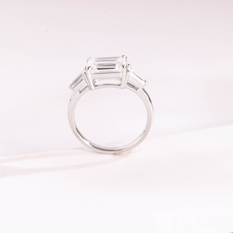 2.0 CT Emerald Three Stone Moissanite Engagement Ring