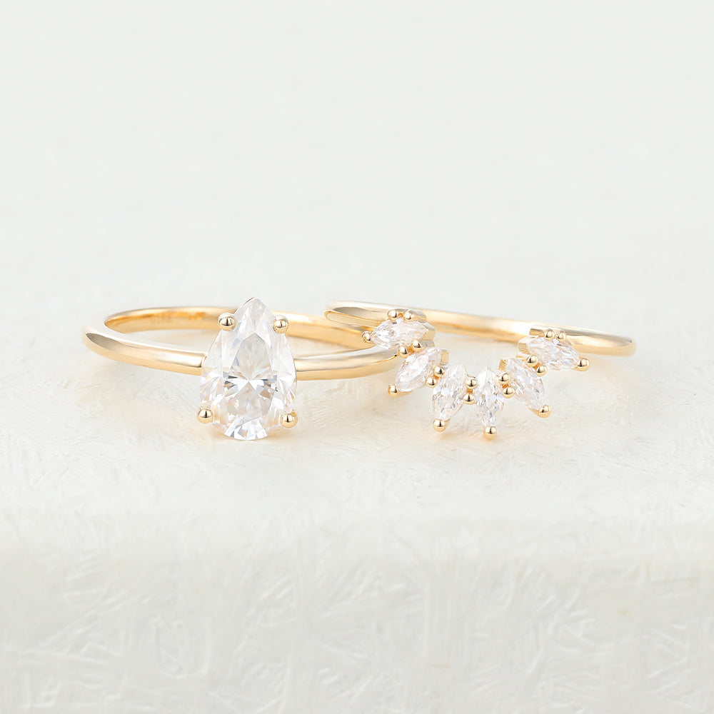 1.5 CT Pear Solitaire Moissanite Bridal Set