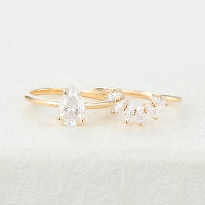 1.5 CT Pear Solitaire Moissanite Bridal Set