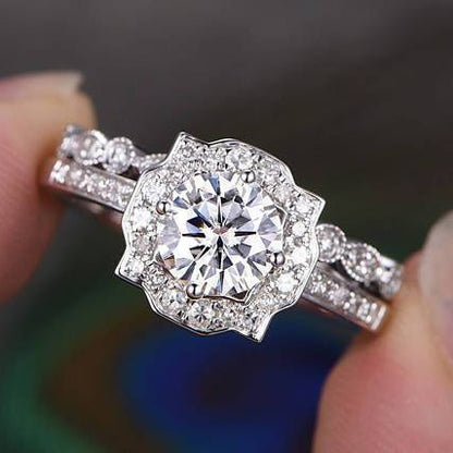 0.75 CT Round Vintage Moissanite Bridal Set