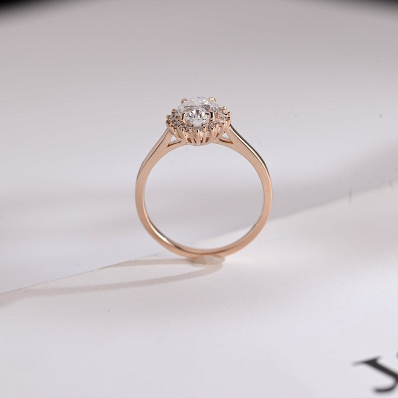 2.0 CT Oval Halo Moissanite Engagement Ring