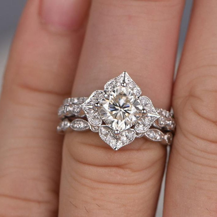 1 CT Cushion Vintage Moissanite Bridal Set
