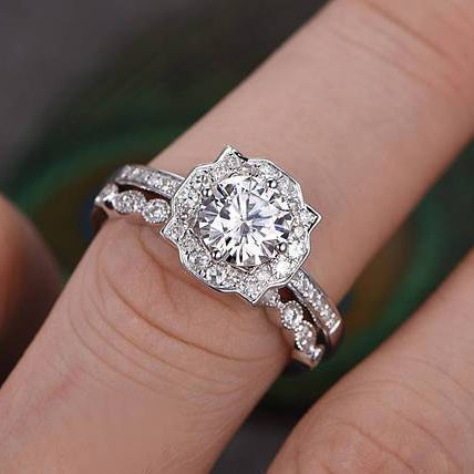 0.75 CT Round Vintage Moissanite Bridal Set