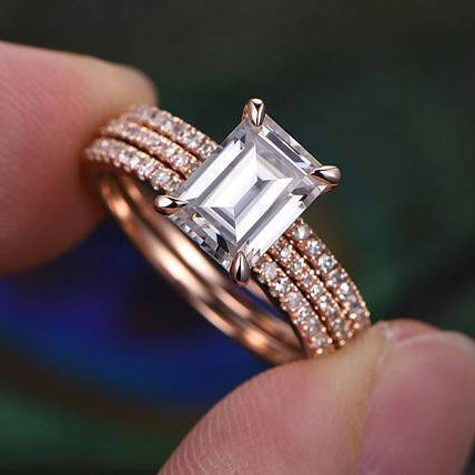 1 CT Emerald Pave Moissanite Bridal Set
