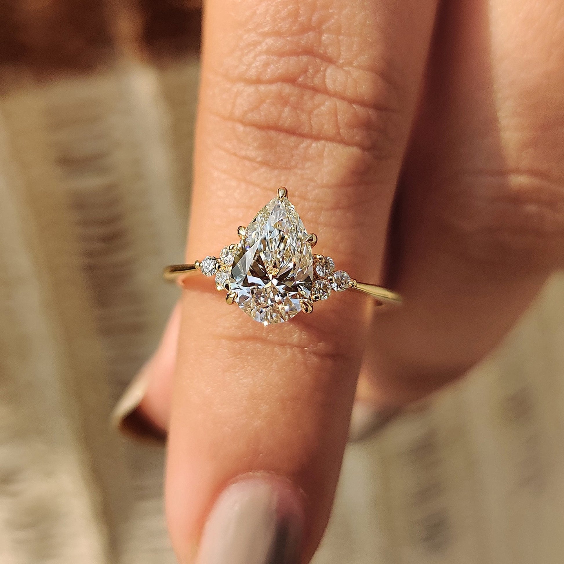 1 CT Pear Cluster Moissanite Engagement Ring