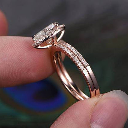 1 CT Pear Pave & Halo Moissanite Bridal Set