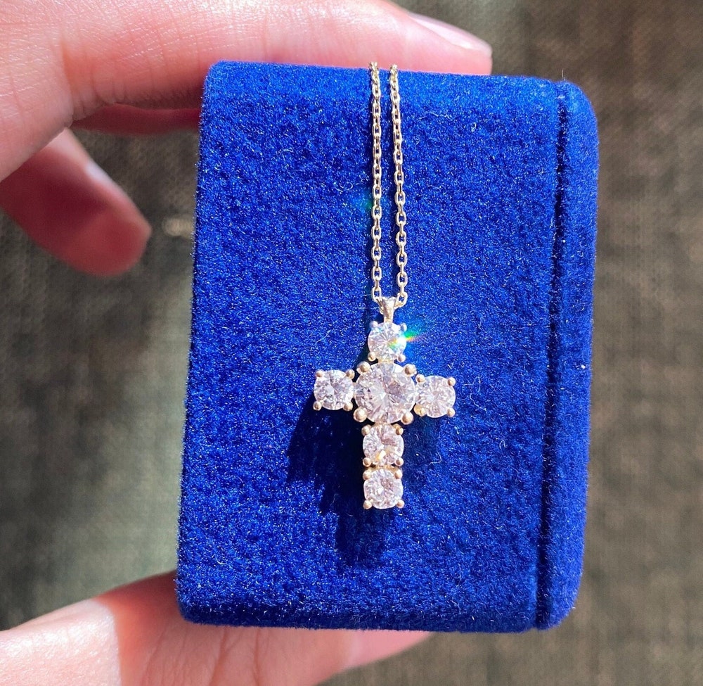 1.5 CT Round Cut Cross Pendant Moissanite Diamond Necklace