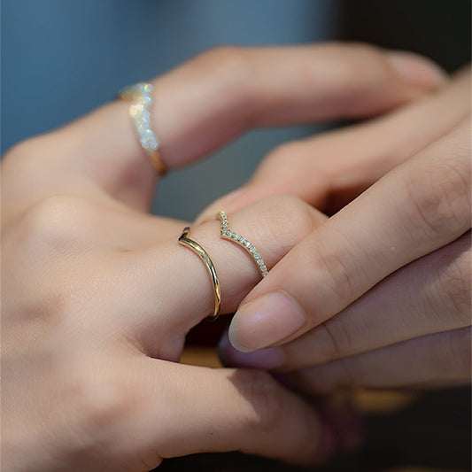 0.3 TCW Round Curved Moissanite Wedding Band