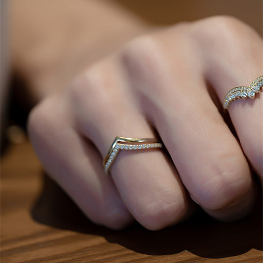 0.3 TCW Round Curved Moissanite Wedding Band