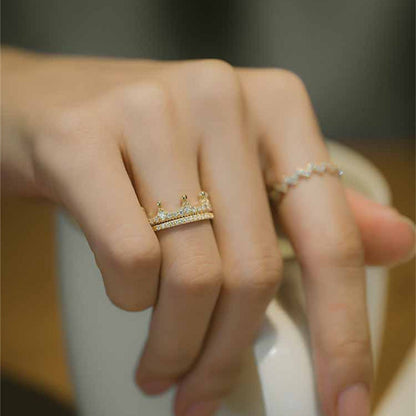 0.7 TCW Round Crown Moissanite Wedding Band