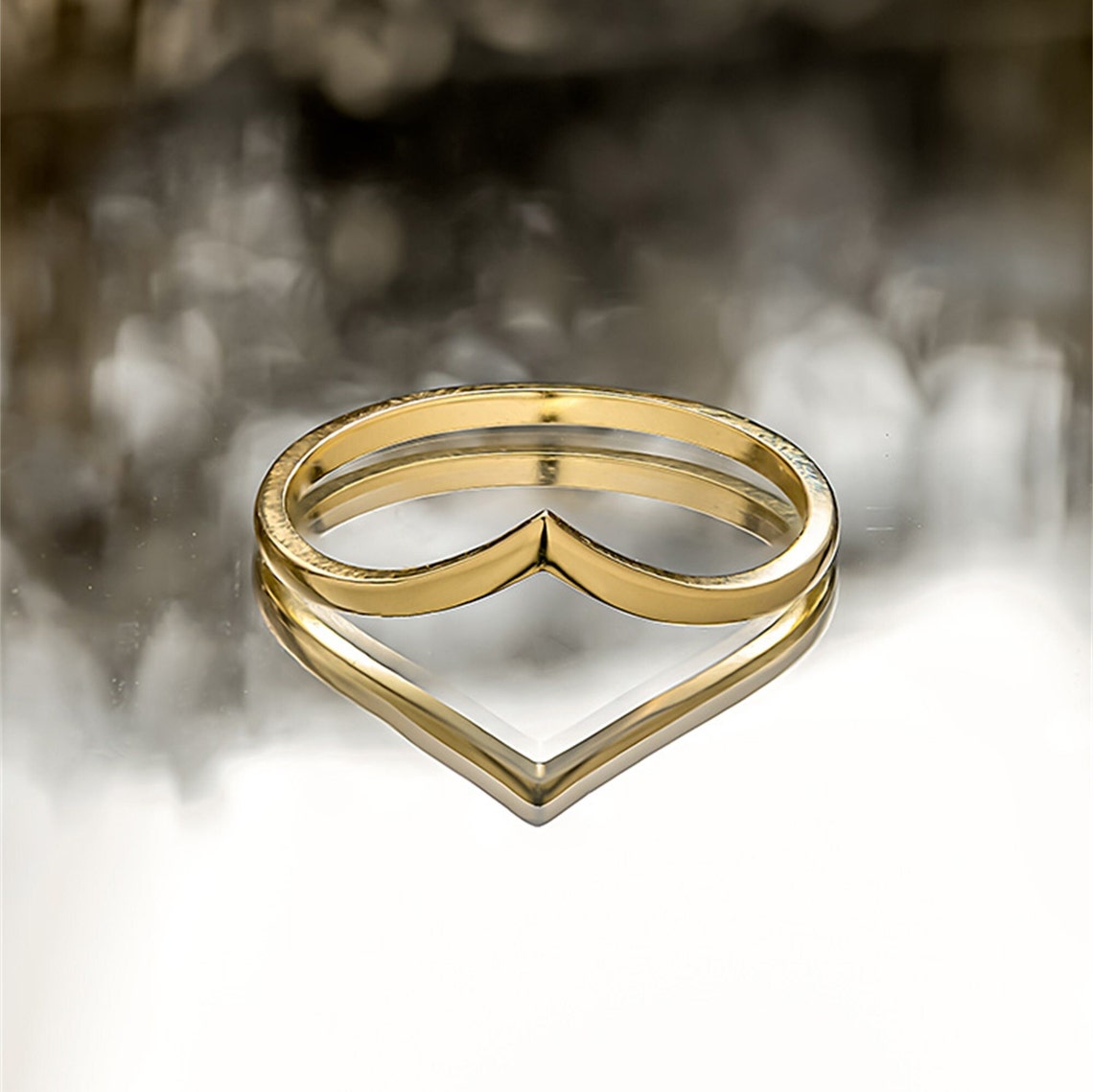0.3 TCW Round Curved Moissanite Wedding Band