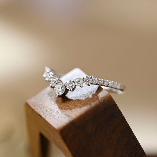 0.5 TCW Round Curved Moissanite Wedding Band