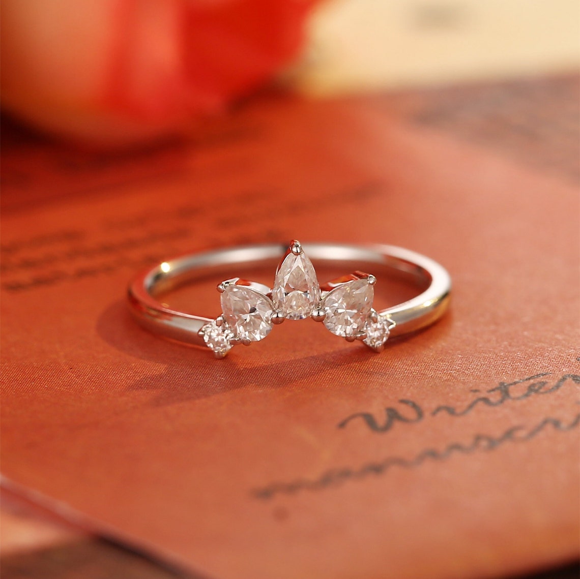 0.2 Pear & Round Curved Moissanite Wedding Band
