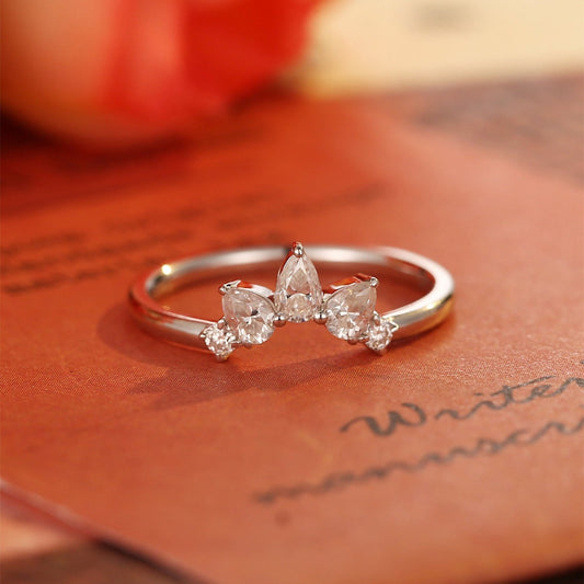 0.2 Pear & Round Curved Moissanite Wedding Band
