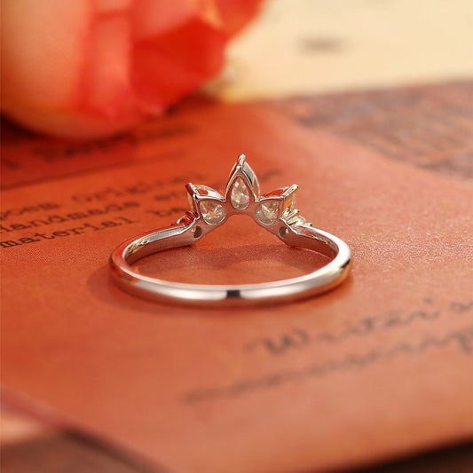 0.2 Pear & Round Curved Moissanite Wedding Band