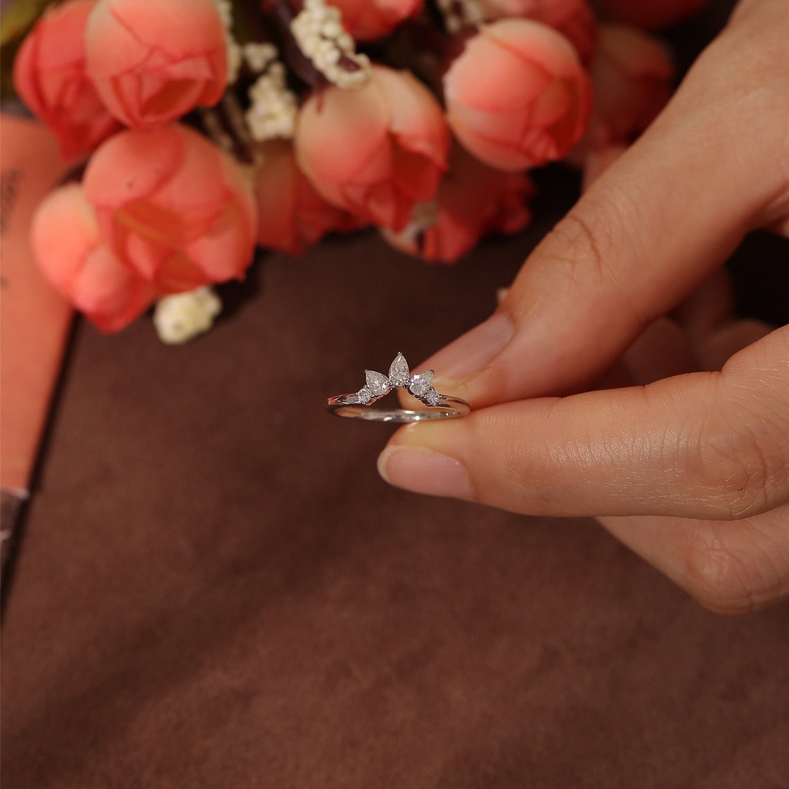 0.2 Pear & Round Curved Moissanite Wedding Band