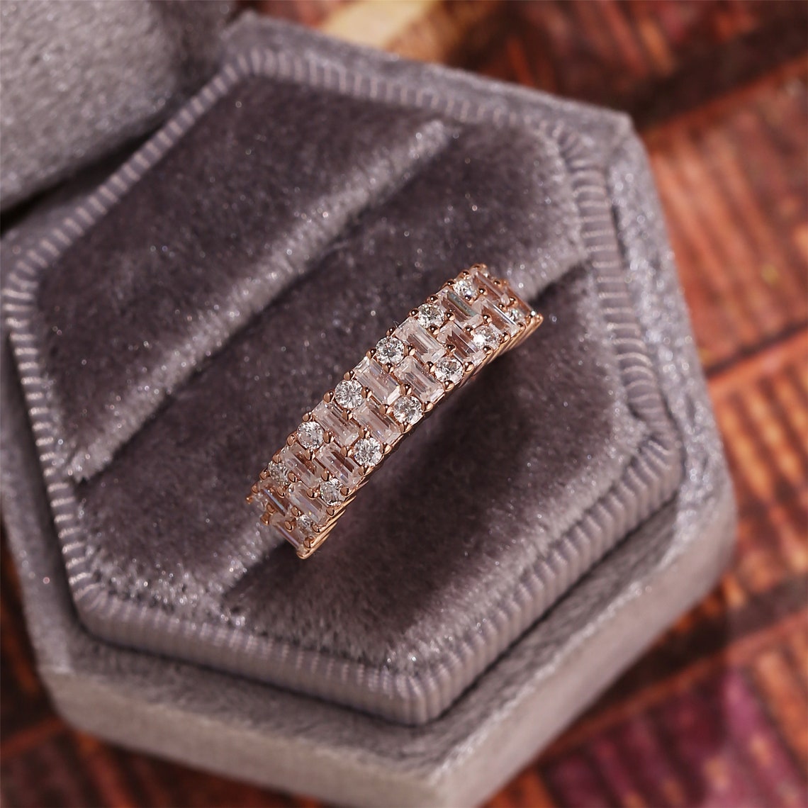 1 TCW Baguette & Round Cluster Moissanite Wedding Band