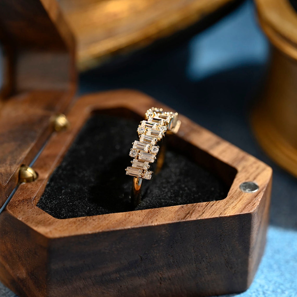 0.5 TCW Baguette Emerald & Round Cluster Moissanite Wedding Band