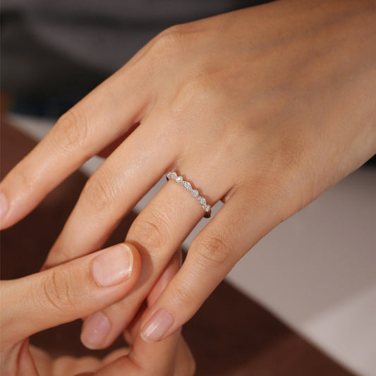 0.3 TCW Round Milgrain Moissanite Wedding Band